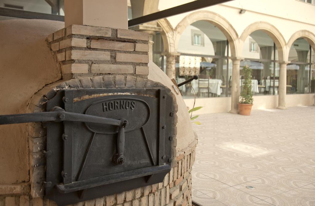 Trh Ciudad De Baeza Hotel Bagian luar foto