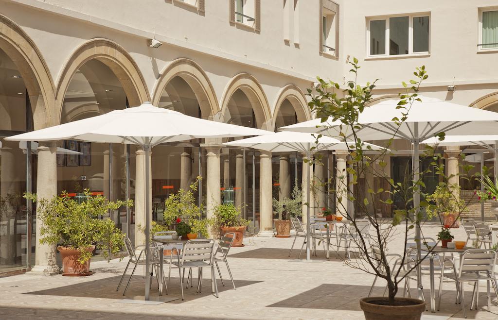 Trh Ciudad De Baeza Hotel Bagian luar foto